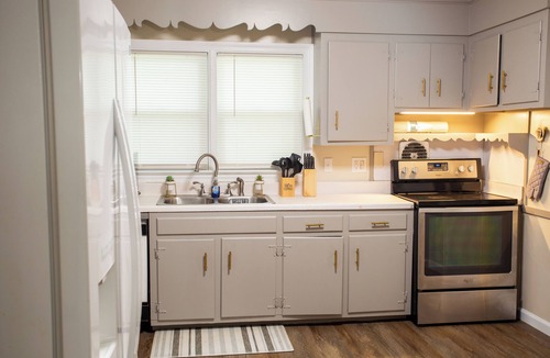 Coliseum Central House | 3-bedroom house in peaceful Hampton with WiFi, AC close to Food & Entertainment