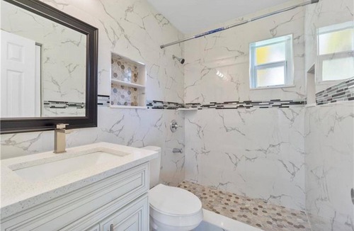 Davie House | 3 bedroom house in quiet neighborhood