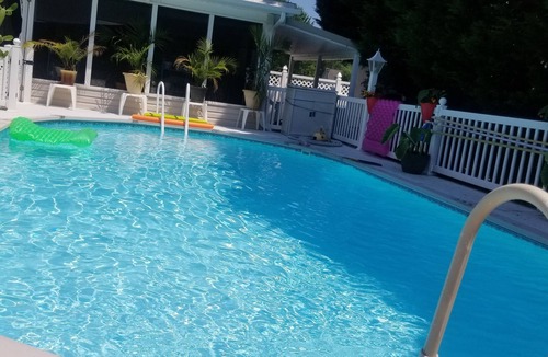 Long Neck House | 3-bedroom house in tranquil Long Neck with Pool