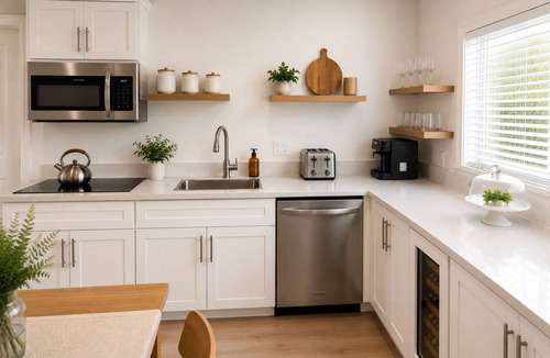 West Hills House | 3-bedroom house in amazing Los Angeles with AC and fitness room
