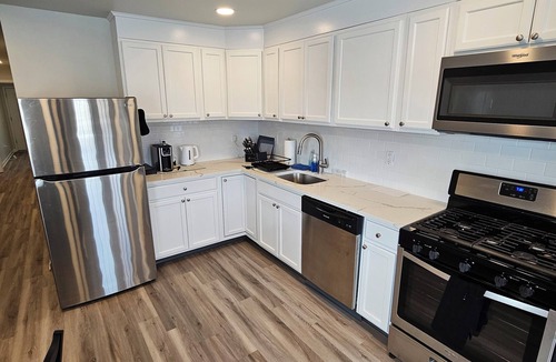 Keansburg House | 3-bedroom house in wonderful Keansburg with AC