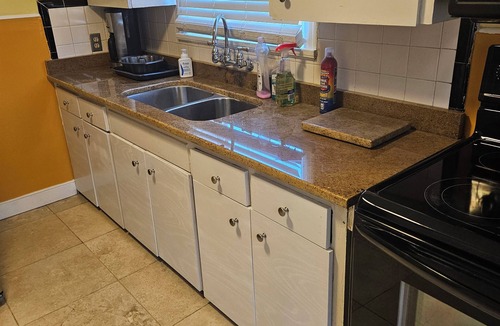 Mosby House | 3-bedroom house. Minutes away from major hospitals. Close to RIR, VCU, VUU, VSU.
