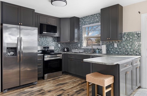 Lower Township House | 3 Bedroom Mimosa Pool Oasis, Sleeps 8, Outdoor Shower &Hot Tub.Dog & EV Friendly