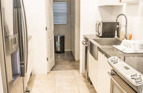 Lantana Apartment | 3 Bedroom Single family 435540 by Houzlet
