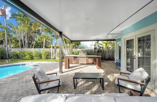 Lauderdale-by-the-Sea House | 3 bedroom sleeps 10 heated saltwater pool steps from sand- Lauderdale by the Sea