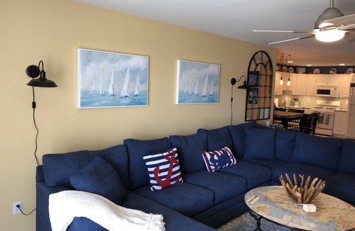 Wildwood Condo | 3 bedrooms, 2 bath condo close to beach, restaurants, convention center