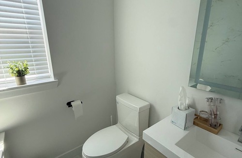 Whitman House | 3-Beds South Philadelphia Gem Near Center City, Stadiums & Philadelphia Airport