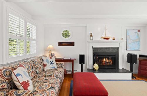 Orleans House | 3 Bicycles Provided! Cape Cod Cottage w/Deck