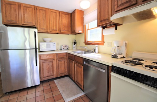 Wellfleet Cottage | 3 BR Cottage with Beach Access (1689)