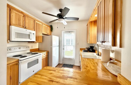 Dolphin Isles House | 3 Casitas-walk-to-Beach-6BR/6BA-Central-AC-Yard-Games-Sleeps 16+