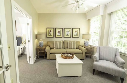 Lackey Resort | 3 Colonial-Style 2BR Townhomes Near Historic Sights & Area Dining