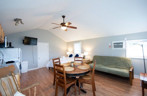 St. Michaels Cottage | #3 Mallard Cottage (located 3rd down drive)