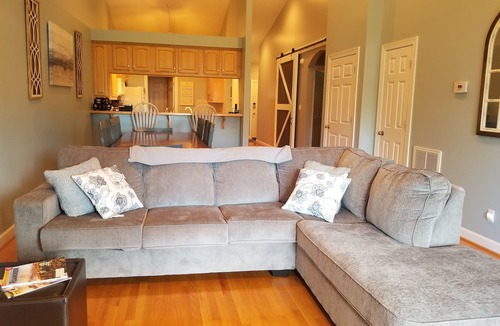 Smith Mountain Lake House | 3 Master Suite, 3 BA spacious townhome on SML with Boat and Slip