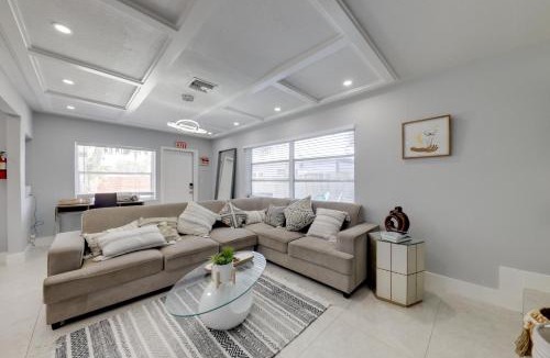 Little Ranches House | 3 Mi to Beach: Home w/Outdoor Space in Hollywood
