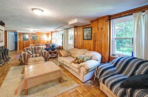 Bethesda Apartment | 3 Mi to Nih! Spacious Bethesda Apt w/Yard