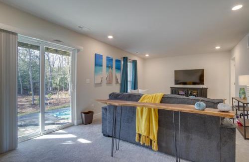 Ocean City House | 3 Mi to Ocean City Boardwalk: Townhome w/2 Decks