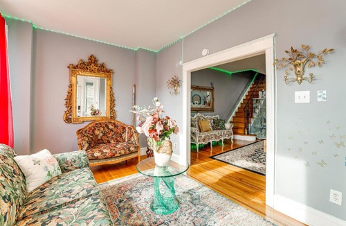 Yeadon House | 3 Mi to Penn: Pet-Friendly Townhome in Yeadon!