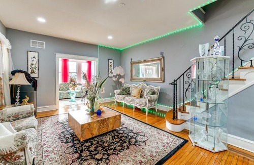 Yeadon House | 3 Mi to Penn: Pet-Friendly Townhome in Yeadon!