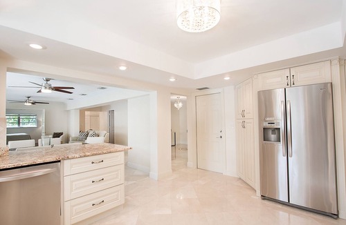 Boca Raton House | 3 Miles to Beach- East Boca Free WIFI- Screened-in Heated Pool- Sleeps up to 6