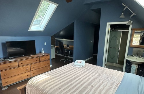 Cleveland House | 3 Minutes to Cleveland Clinic, museums, historic Shaker Heights and more!