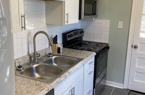 Richmond House | 3 Minutes to Henrico Doctors Hospital-Close to Short Pump