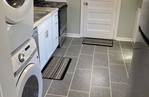 Richmond House | 3 Minutes to Henrico Doctors Hospital-Close to Short Pump