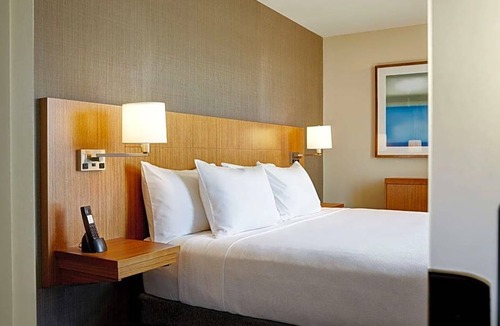 Southeast Yonkers Hotel | 3-Star Hotel ∙ Hyatt Place New York Yonkers