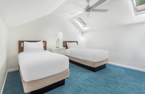 Sea Scape Hotel | 3 Tranquil 2BR Loft Suites w/Full Kitchen & Water Park Access near the Shore
