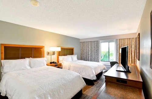 Boca Raton Hotel | 3 Units | Near Red Reef Park & Mizner Park Boca Raton - 5 Miles Away