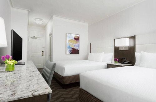 Downtown Boston House | 3 x Superior Two Queens Rooms at Boston Park Plaza