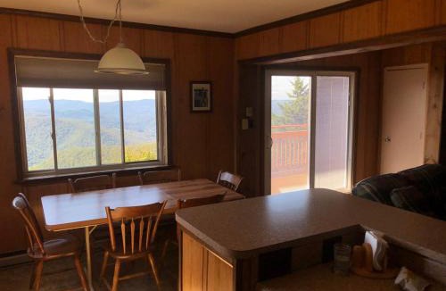 Edray Apartment | 301 D Summit Dr. , Snowshoe Mountains, WV 26209