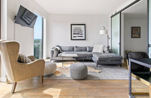 Starr Hill Apartment | 301 West Main | 1 Bed, 1 Bath