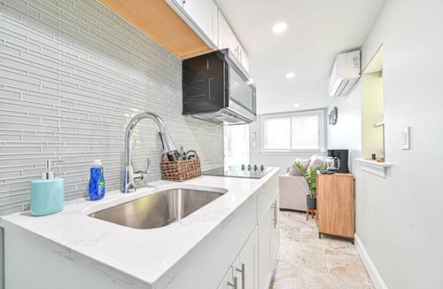 Wildwood Apartment | 318 E Youngs Ave Unit 4 Charming Salty Shore Retreat Your Perfect Getaway