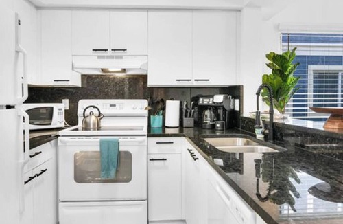 Mission Bay Apartment | 320A - Boca Retreat w/Pool, Parking, Near Evert Tennis & Shops