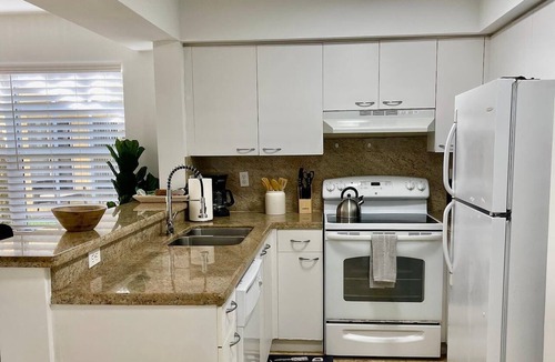 Mission Bay Apartment | 340B - Boca Retreat w/Pool, Parking, Near Evert Tennis & Shops