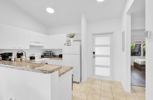 Mission Bay Apartment | 340D - Boca Retreat w/Pool, Parking, Near Evert Tennis & Shops