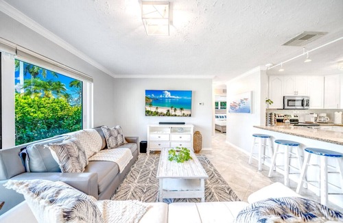 Garden Isles Villa | 350 · Oasis Waterfront! Boat Rental/Spa/BBQ/Kayaks/Pool!