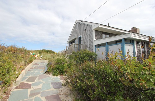 East Sandwich Cottage | 36 Salt Marsh Rd- Cozy Waterfront Cottage, Private Beach Access, Outdoor shower