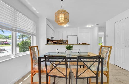 Mission Bay Apartment | 360B - Boca Retreat w/Pool, Parking, Near Evert Tennis & Shops