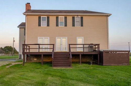 Crocheron House | 365-degree waterfront views. Quiet property bordering Blackwater River Refuge.
