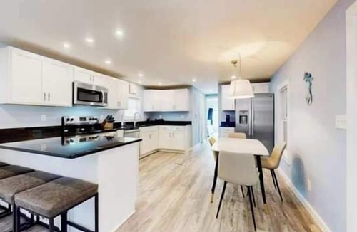 Frankford House | 37259 Alabama Dr