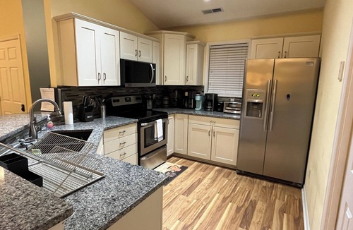 Rehoboth Beach Condo | 3BD-2BA 2nd flr Dreamy Rehoboth Beach Getaway