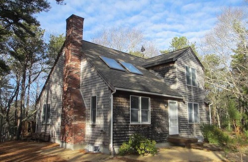 Wellfleet House | 3BD Oceanside Contemporary Cape-A/C, Deck & Outdoor Shower, Walk to Duck Pond