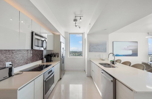 Hallandale Beach Condo | ★ 3BDR/3BA LUXURY APARTMENT WITH OCEAN VIEW - 25 min to FIFA!