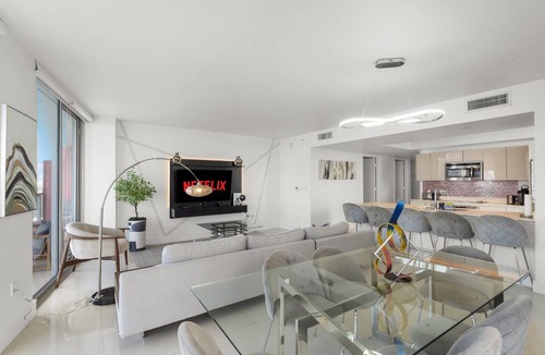 Hallandale Beach Condo | ★ 3BDR/3BA LUXURY APARTMENT WITH OCEAN VIEW - 25 min to FIFA!