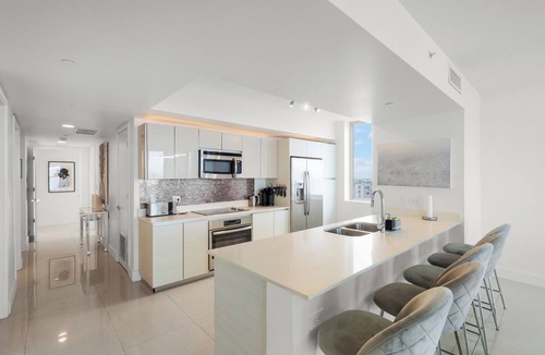 Hallandale Beach Condo | ★ 3BDR/3BA LUXURY APARTMENT WITH OCEAN VIEW - 25 min to FIFA!