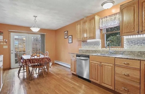 Beverly House | 3BDRM-1.5Bath Home- walk to Salem, Beaches, shops, pubs!