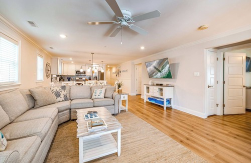 North End Condo | 3BR/2BA Condo- 1.5 Blocks to Ocean City Beach, Boardwalk & Shopping!