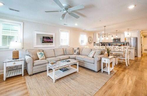 North End Condo | 3BR/2BA Condo- 1.5 Blocks to Ocean City Beach, Boardwalk & Shopping!