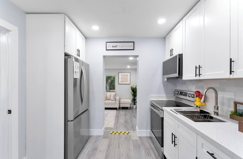 Central Fort Lauderdale House | 3BR 2BA Middle River Palm House in Fort Lauderdale